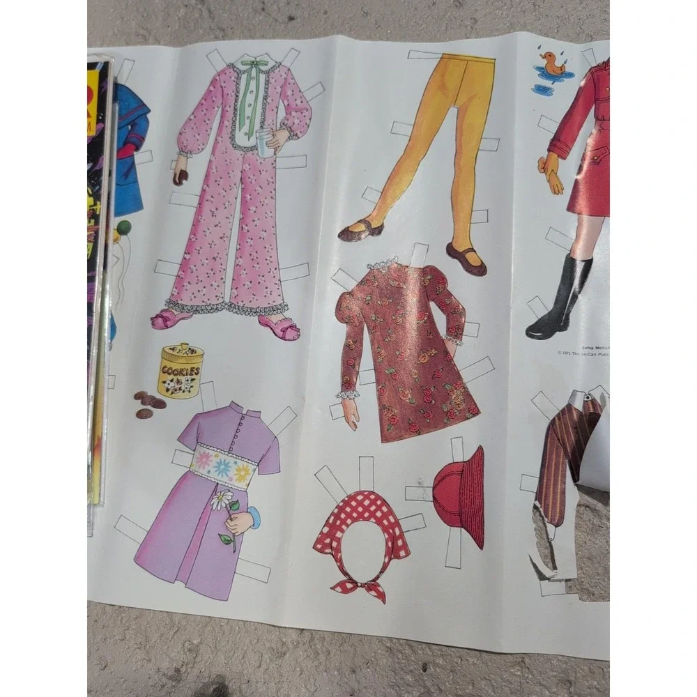 Betsy McCall Vintage Paper Dolls Clothing Items Cut & Uncut Lot w Box